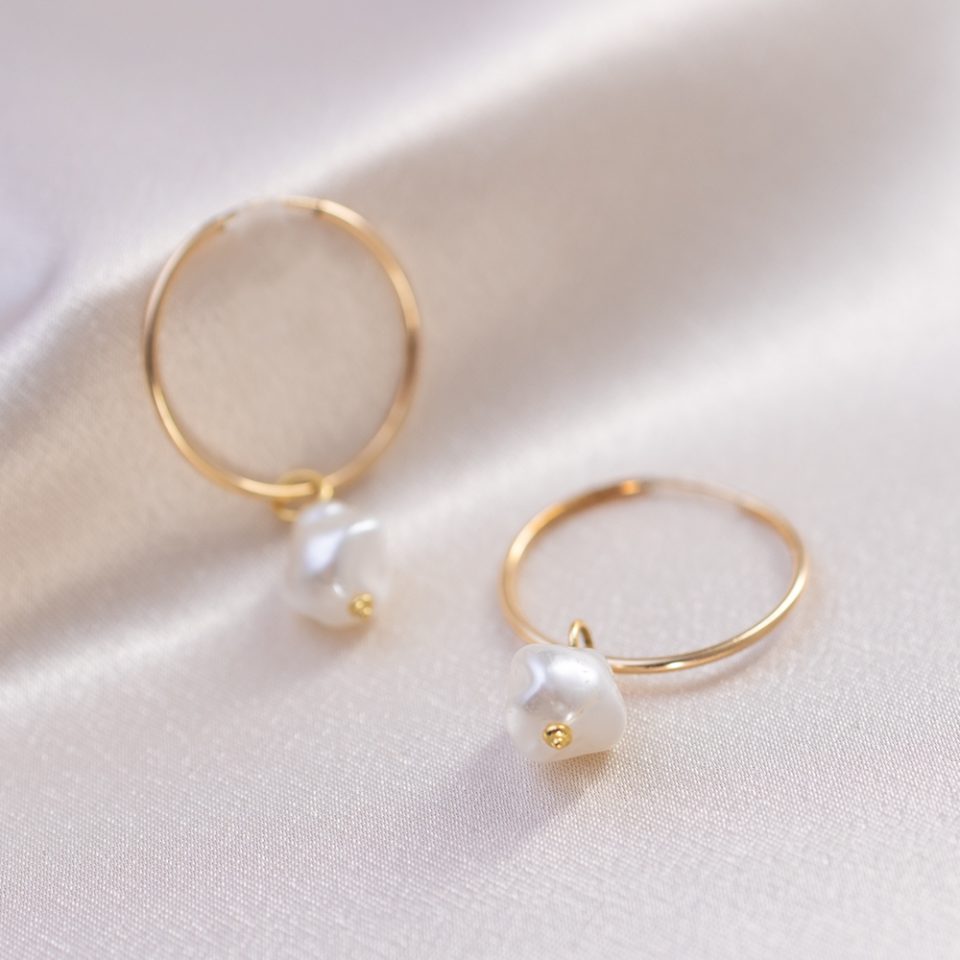 Pendelle Pearl Hoops