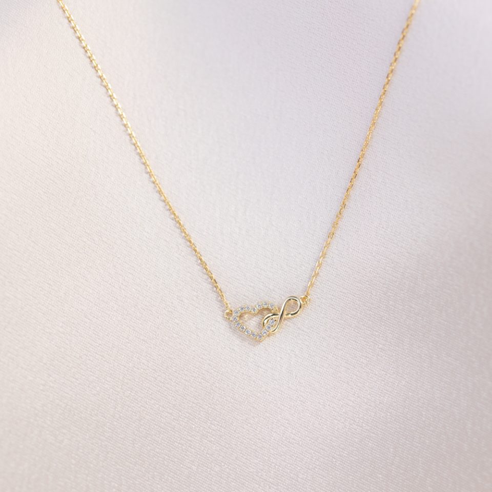 Eterna Gold Necklace